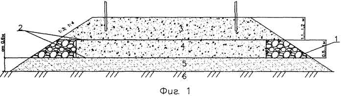 Земляное сооружение на слабом основании для автомобильных дорог (патент 2585302)