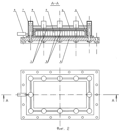 Устройство для склеивания равнопрочной трехслойной панели с сотовым заполнителем (патент 2388609)