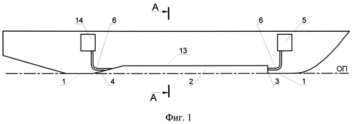 Водоизмещающее судно с воздушной каверной на днище (патент 2569509)