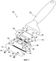 Зубчатое устройство для вычесывания домашних животных с механизмом выброса шерсти
