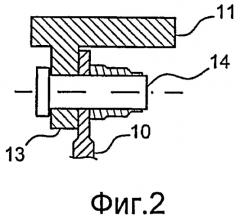 Устройство соединения радиальных стоек с круглой обечайкой при помощи осей и распорок и газотурбинный двигатель, содержащий такое устройство (патент 2494265)