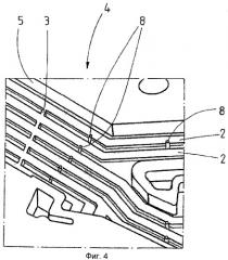 Элемент корпуса замка с наружной выемкой для размещения электрических проводников (патент 2534501)