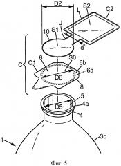 Наполненная жидкостью бутылка, имеющая крышечный злемент с продолжением, образующим этикетку (патент 2608709)