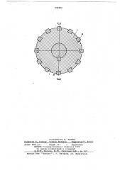 Станок для удаления облоя с внутренней и наружной поверхностей кольцевых формованных изделий (патент 680892)