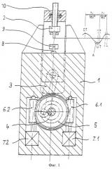 Пресс с эксцентриковым кривошипным приводом блока верхнего пуансона и способ его работы (патент 2244627)