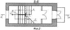Устройство для прокладки и закрепления рукавной линии в лестницах здания (патент 2451785)
