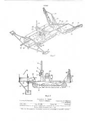 Машина для забивки штырей и укладки щитов и дерна по дну осушительных каналов (патент 373367)