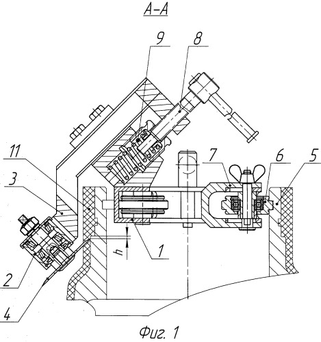Устройство для обрезки выпрессовочной резины на кольцевой арматуре (патент 2547512)