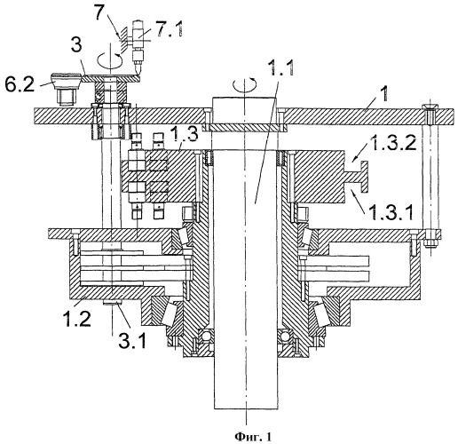 Машина для загибания кромки и нанесения уплотняющего состава для некруглых металлических крышек контейнеров (патент 2294810)