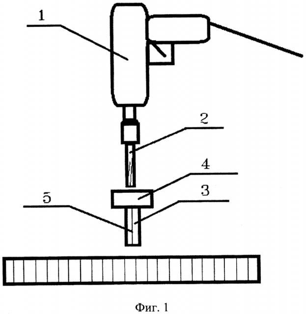Способ вырезки узловых соединений ячеек стеклосотопластовой панели (патент 2594546)